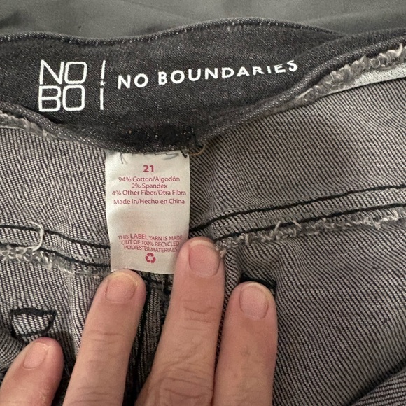 No Boundaries High Rise Black Jeans - Picture 5 of 5